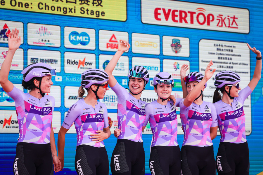 布会上, 上赛 布会上, 上赛