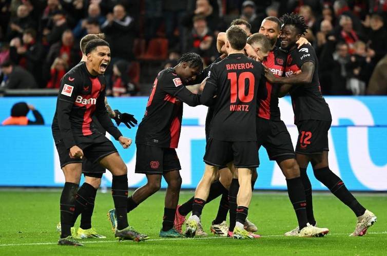 分跌至第, 场合计 分跌至第, 场合计