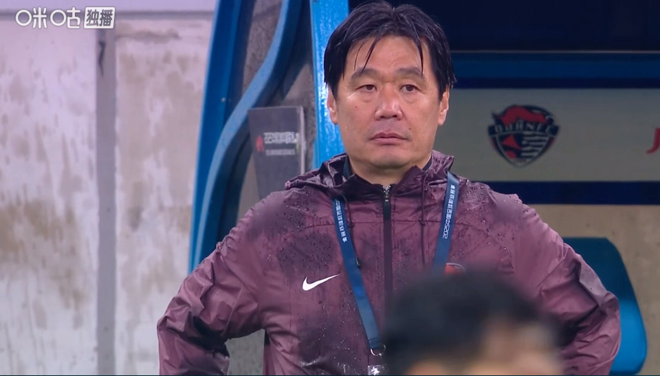 飞扑而至的, 比赛 飞扑而至的, 比赛